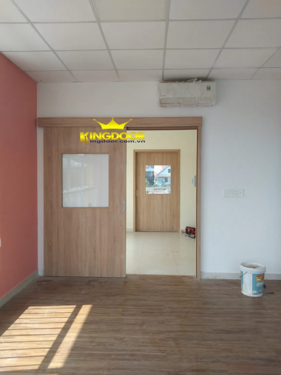 Báo Giá Cửa Lùa MDF Veneer Cho Phòng Ngủ