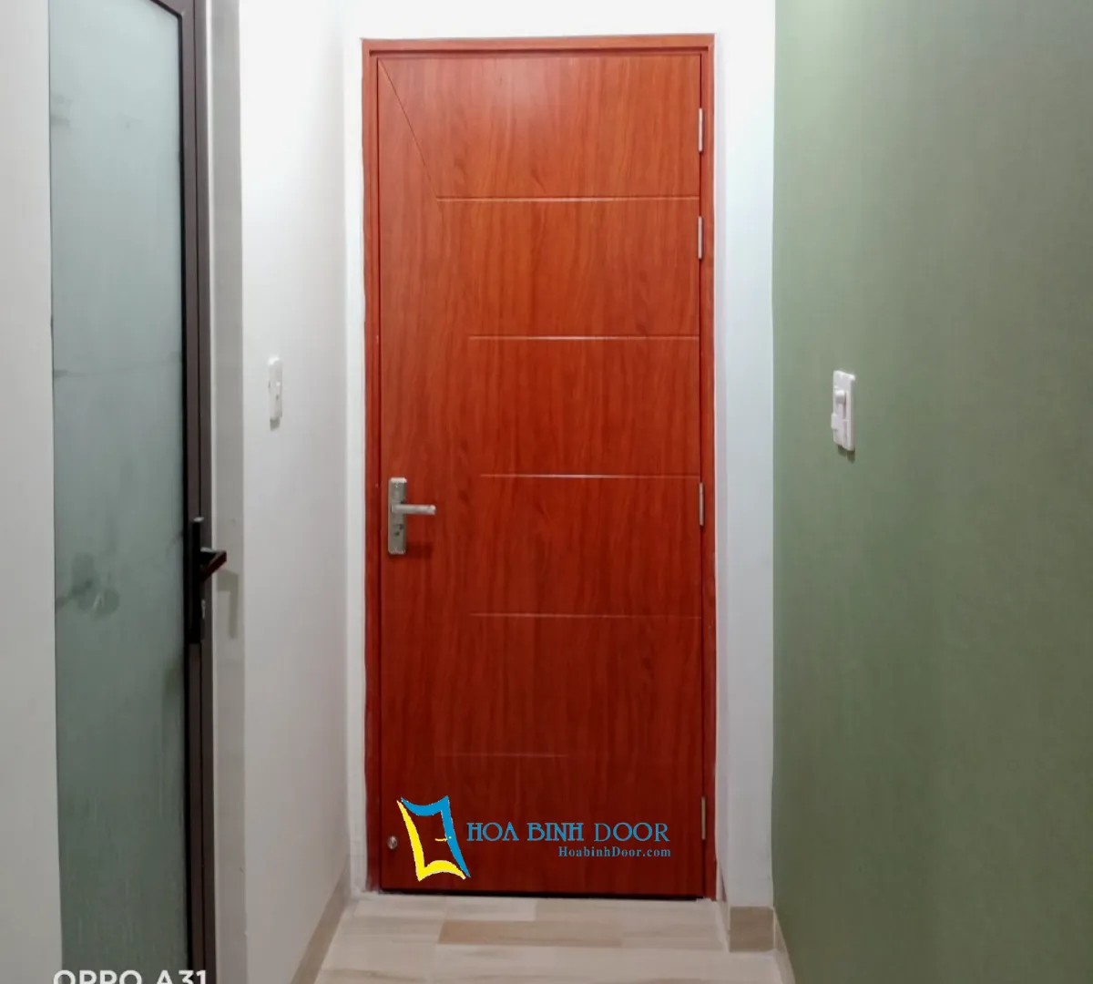 Cửa Nhựa Composite Sơn Vân Gỗ Có Giá Như Thế Nào?